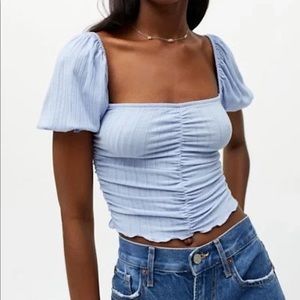 UO Vienna Ruched top - size M
Square neck, puff sleeves, baby blue